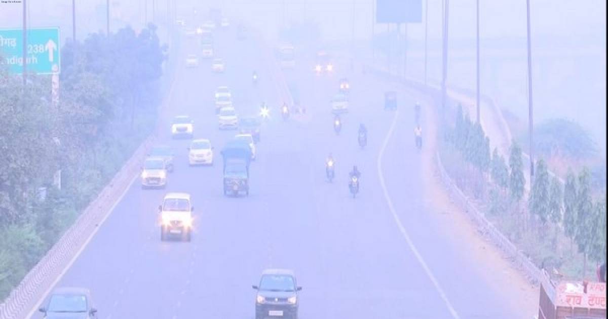 Delhi chokes as 'severe' air quality persists, truck entry restricted